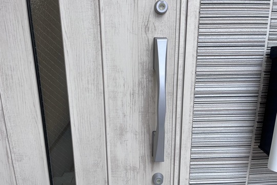 本日は足柄上郡大井町にて戸建の玄関鍵交換のご依頼をいただきました！