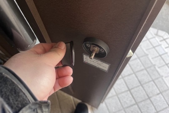本日のご依頼は足柄上郡松田町にて戸建の玄関サムターン修理になります！