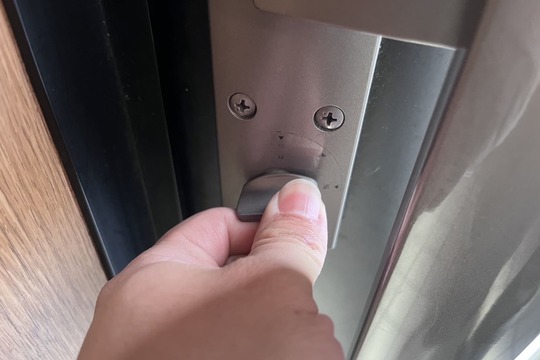 高座郡寒川町にて戸建の玄関鍵修理のご依頼（錠ケース）（動作不良）（洗浄）（戸建）