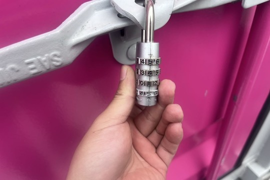 逗子市にて倉庫の南京錠の鍵解錠のご依頼（南京錠）（手探り解錠）