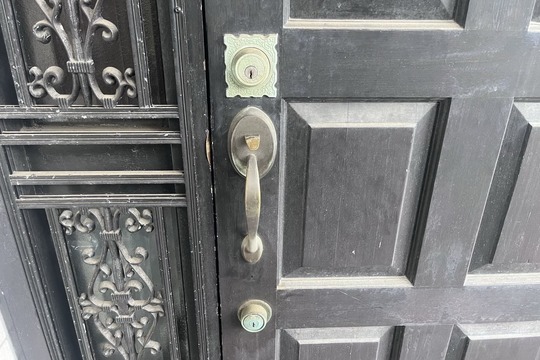 相模原市緑区にて戸建の玄関の鍵新規取付のご依頼【GOAL】（面付錠）（ディンプルキー）