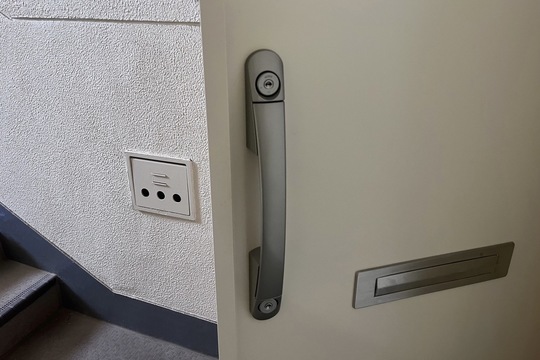 本日のご依頼は足柄上郡開成町にて集合住宅の玄関鍵交換になります！
