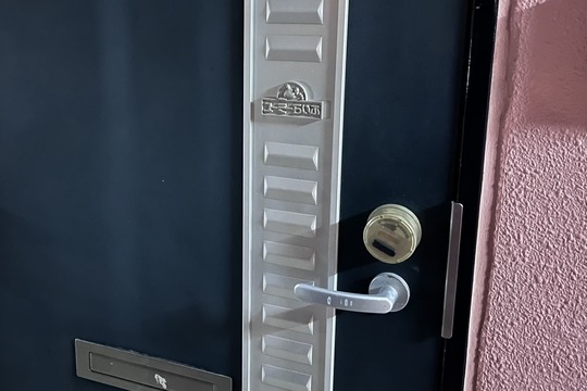 解錠前の玄関の鍵（カードキータイプの鍵）（鍵があるのに開かない）