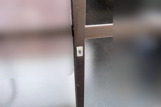 本日は三浦郡葉山町にて戸建の勝手口鍵交換のご依頼をいただきました！