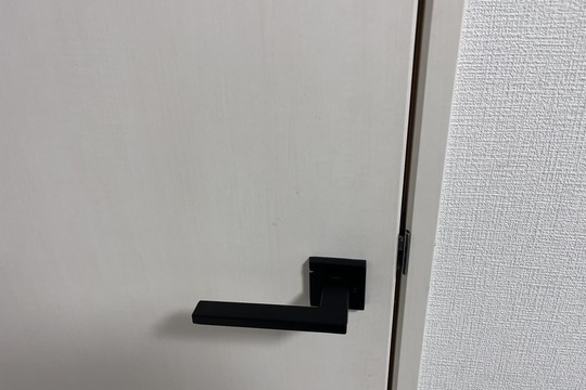 中郡二宮町にて戸建の室内扉の鍵新規取付のご依頼【GOAL】（面付錠）（刻みキー）