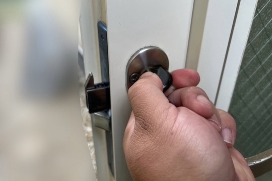 三浦市にて戸建の勝手口の鍵修理のご依頼を頂きました！