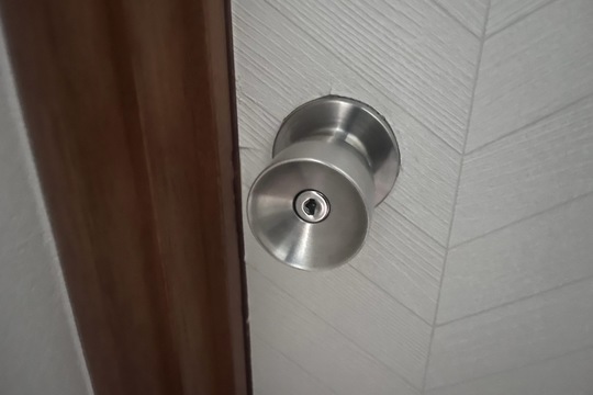  本日は足柄下郡箱根町にて室内扉の鍵開錠のご依頼をいただきました！