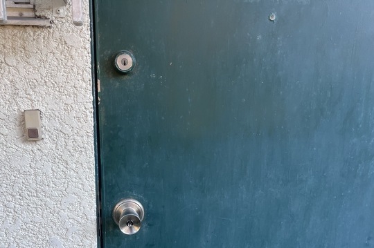 三浦郡葉山町にて集合住宅の玄関鍵開錠のご依頼をいただきました！