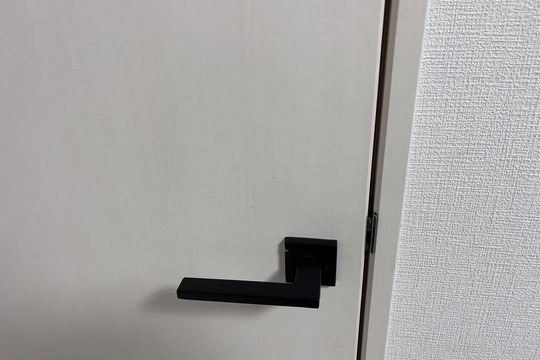 新規取付前の室内扉（鍵無し）