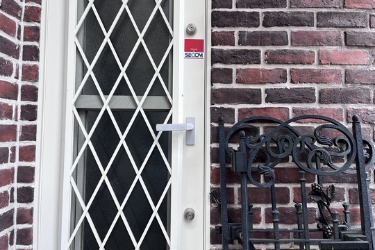 足柄上郡大井町にて戸建の勝手口の鍵交換のご依頼【MIWA】（U9シリンダー）（テールピース外し）