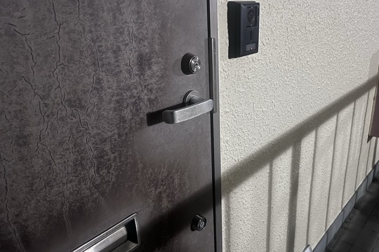 茅ヶ崎市にて集合住宅の玄関の鍵解錠のご依頼【MIWA】（U9シリンダー）（特殊解錠）