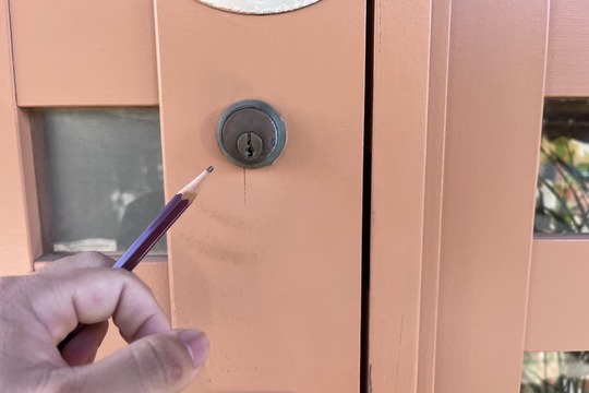 足柄上郡山北町にて戸建の玄関鍵修理のご依頼【HORI】（鉛筆）（洗浄）