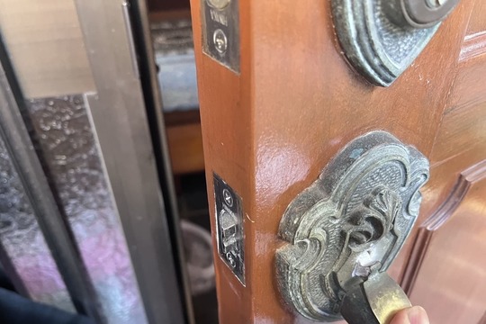 本日は足柄上郡山北町にて戸建の玄関鍵修理のご依頼をいただきました！