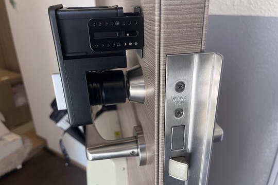 相模原市南区にて集合住宅の玄関スマートロックの取付になります！