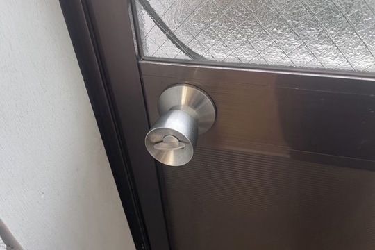 本日は南足柄市にて事務所の扉の鍵開錠のご依頼をいただきました！