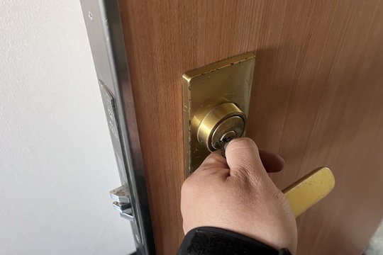 本日は海老名市にてホテルの客室扉の鍵修理のご依頼をいただきました！