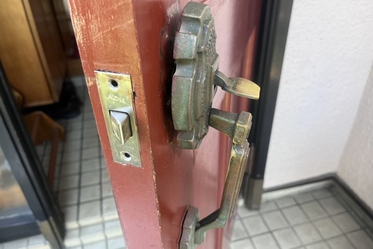 本日は横須賀市にて戸建の玄関鍵修理のご依頼をいただきました！