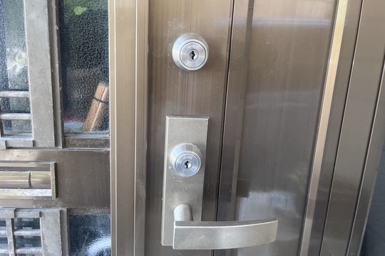 足柄下郡湯河原町にて戸建の玄関の鍵交換のご依頼【MIWA】（U9シリンダー）（引越し）