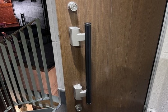 鎌倉市にて集合住宅の玄関の鍵交換のご依頼【MIWA】（カラ）【FUKI】（ディンプルキー）（コア交換）