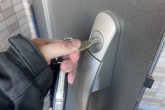 本日は三浦市にて戸建の玄関鍵修理のご依頼を頂きました！