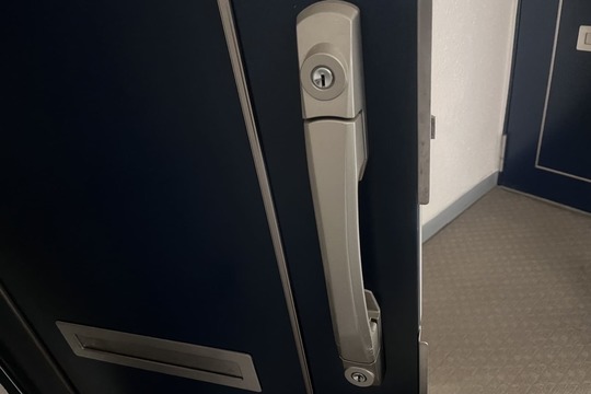 海老名市にて集合住宅の玄関の鍵交換のご依頼【GOAL】（プッシュプル錠）（ディンプルキー）