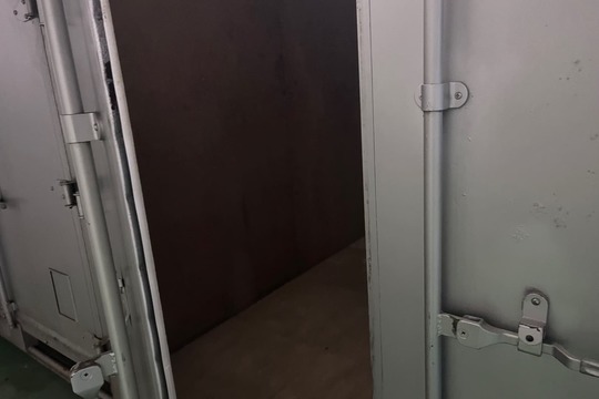 解錠後の倉庫