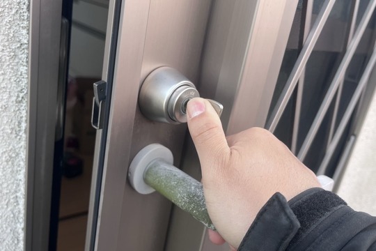 作業前の勝手口の鍵(通常仕様の鍵)