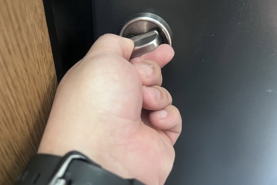本日は横須賀市にて戸建の玄関鍵開錠のご依頼をいただきました！
