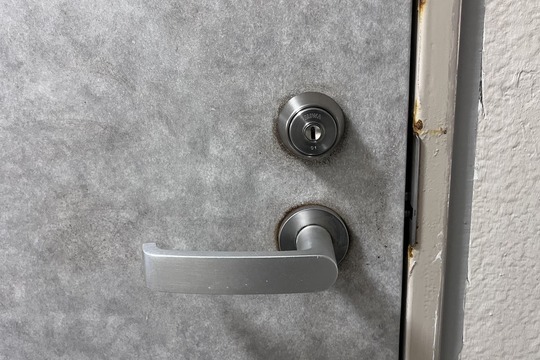 交換後の玄関の鍵【MIWA】（カラ）【FUKI】（コア）（ディンプルキー）