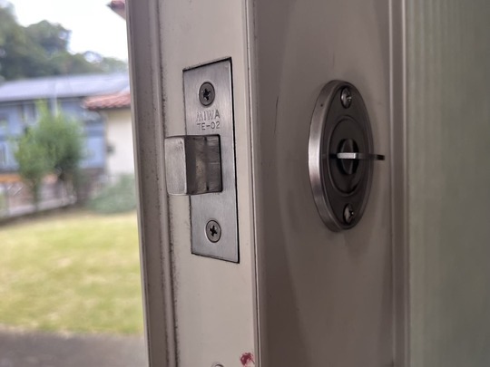 横須賀市にて戸建の玄関の鍵修理のご依頼（錠ケース洗浄）