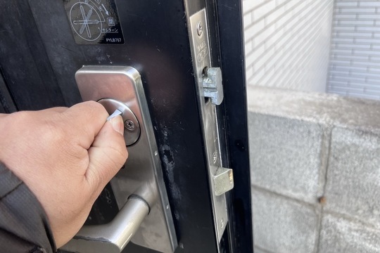 本日は中郡大磯町にて戸建の玄関鍵修理のご依頼をいただきました！