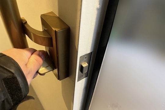 高座郡寒川町にて集合住宅の玄関鍵修理のご依頼をいただきました！