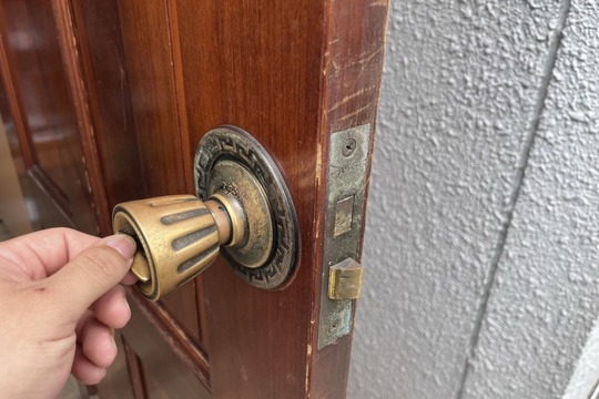 小田原市にて戸建の玄関の鍵交換のご依頼【ALPHA】（錠ケース）