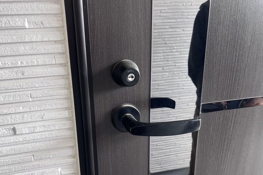 秦野市にて集合住宅の玄関の鍵解錠のご依頼（鍵紛失）【MIWA】（ディンプルキー）（特殊解錠）