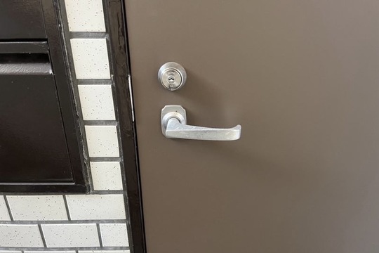 逗子市にて集合住宅の玄関の鍵開錠のご依頼をいただきました！