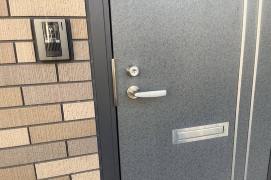 本日は相模原市緑区にて集合住宅の玄関鍵開錠のご依頼をいただきました！