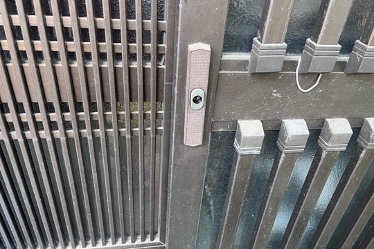 鎌倉市にて戸建の玄関の鍵修理のご依頼をいただきました！