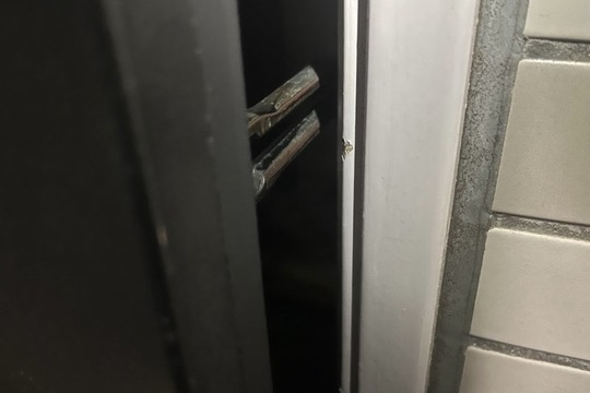 横須賀市にて集合住宅の玄関ドアバー開錠のご依頼をいただきました！