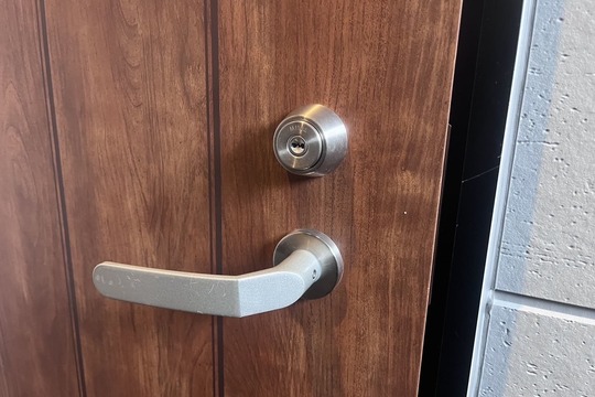 厚木市にて集合住宅の玄関の鍵交換のご依頼【MIWA】【FUKI】（ディンプルキー）（コア交換）