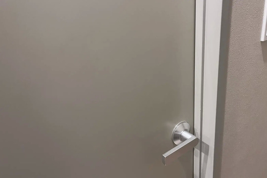 逗子市にて室内扉の鍵新規取付のご依頼をいただきました！