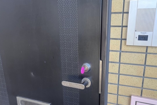 足柄下郡真鶴町にて集合住宅の玄関の鍵抜きになります！