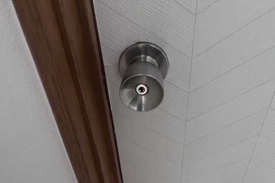 中郡二宮町にて室内扉の円筒錠交換のご依頼