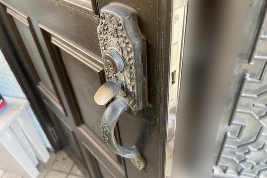 本日は座間市にて戸建の玄関鍵修理のご依頼を頂きました！
