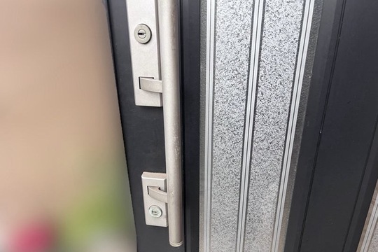 本日は三浦市にて戸建の玄関鍵交換のご依頼をいただきました！