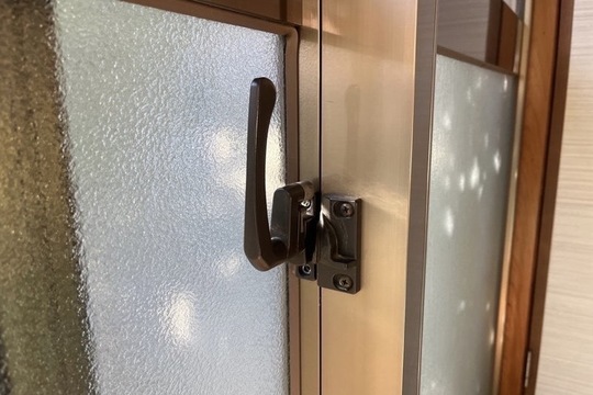本日のご依頼は相模原市南区にて戸建の窓鍵開錠になります！
